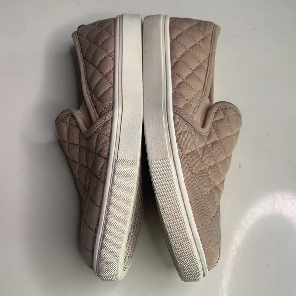 Steve Madden Quilted Slip On Sneaker Casual Rose Blush neutral 6